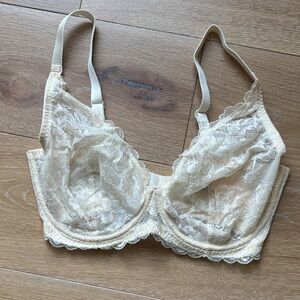 Wings love Lace Underwire Bra in Cream - Women's Intimates